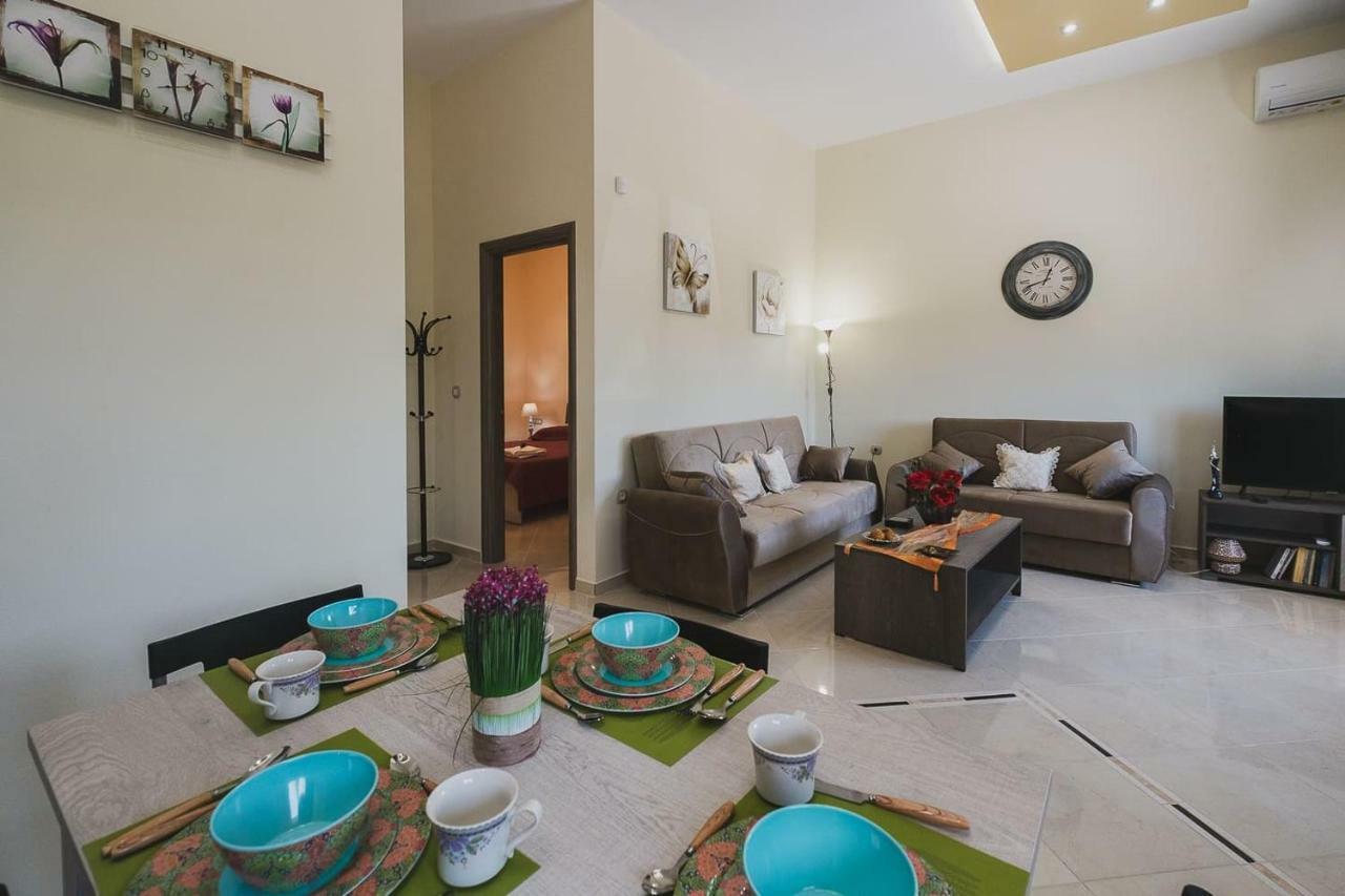 Spacious Home With Parking Ханя Екстериор снимка