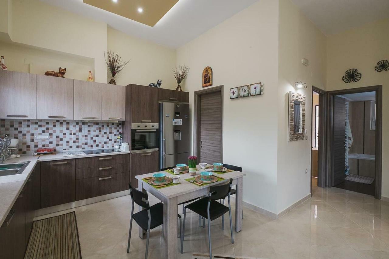 Spacious Home With Parking Ханя Екстериор снимка