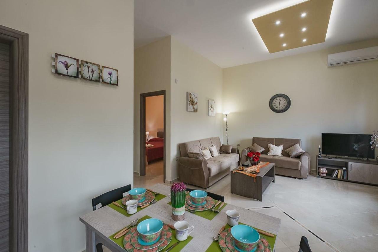 Spacious Home With Parking Ханя Екстериор снимка