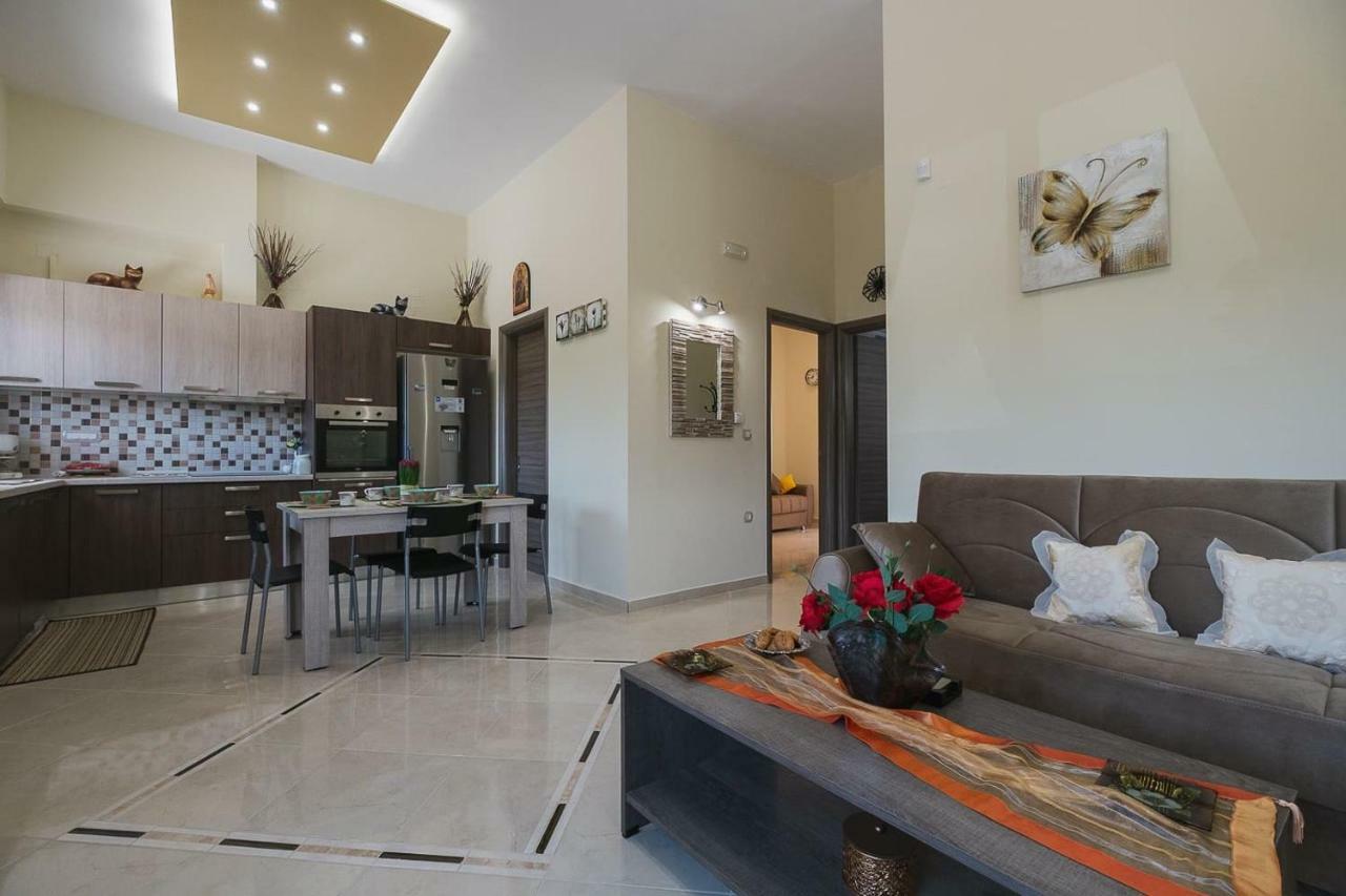 Spacious Home With Parking Ханя Екстериор снимка